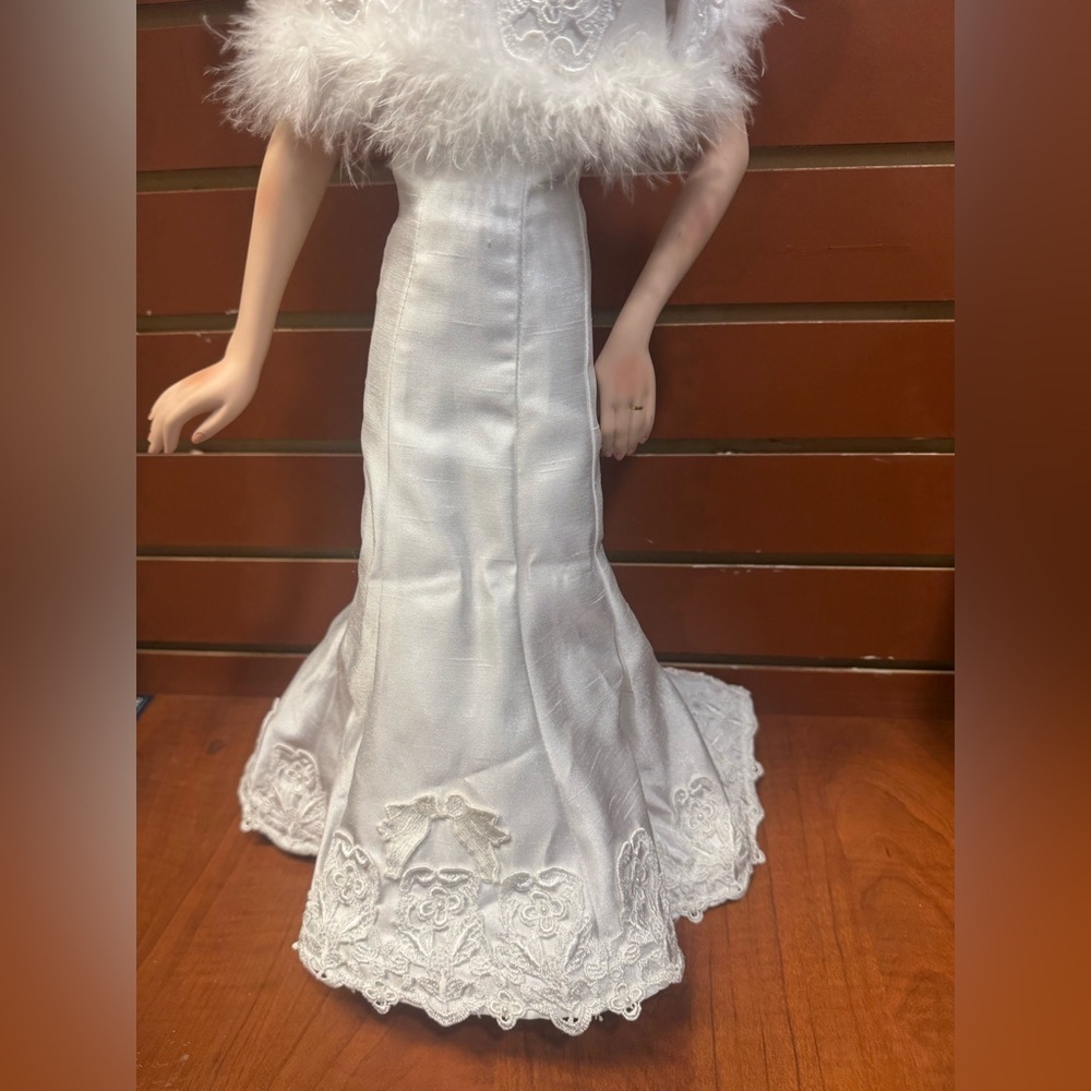 White Bridal Doll with Veil and Lace - Picture 6 of 13